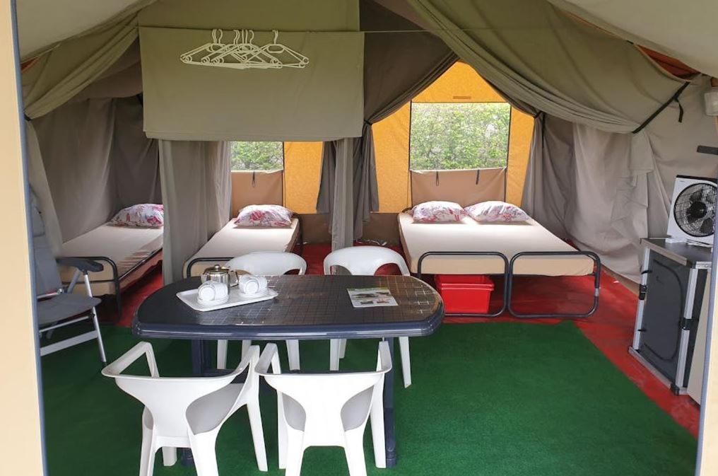 Easyatent Safari Tent Lanterna Červar-Porat Chambre photo